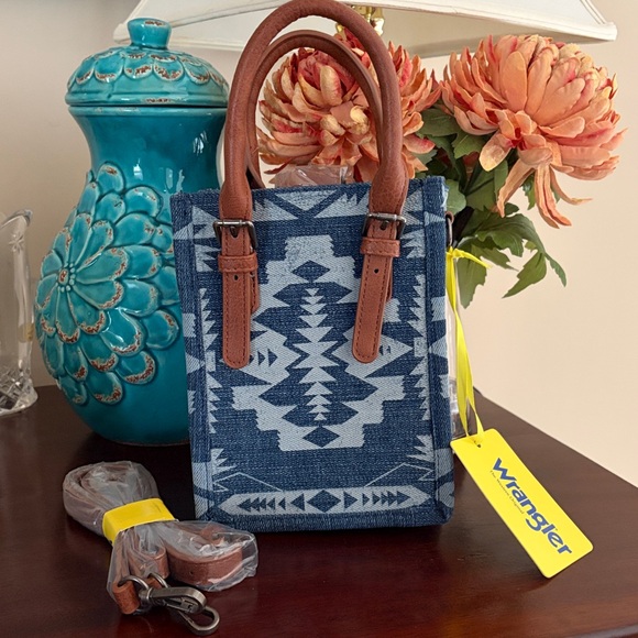NWT Wrangler Ladies Laser Cut Print Denim Square Mini Crossbody - Picture 4 of 11